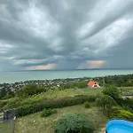 Hill Balaton 펜션 *